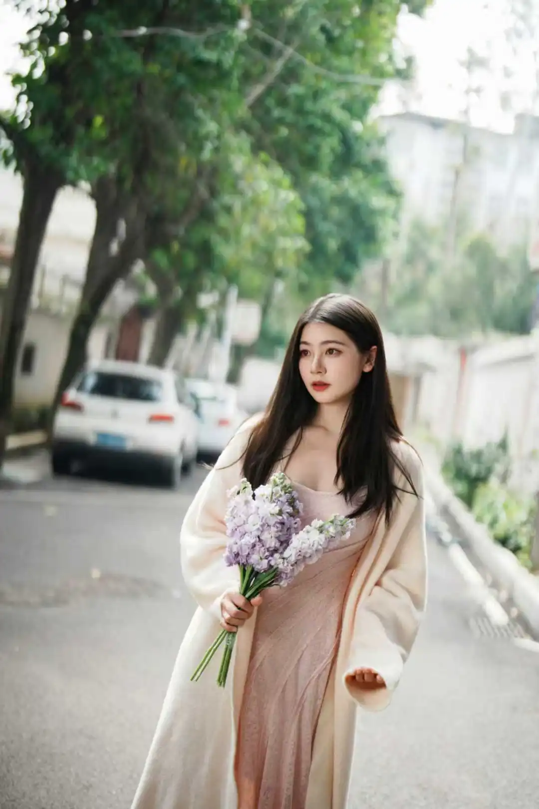 温柔甜美的美女姐姐