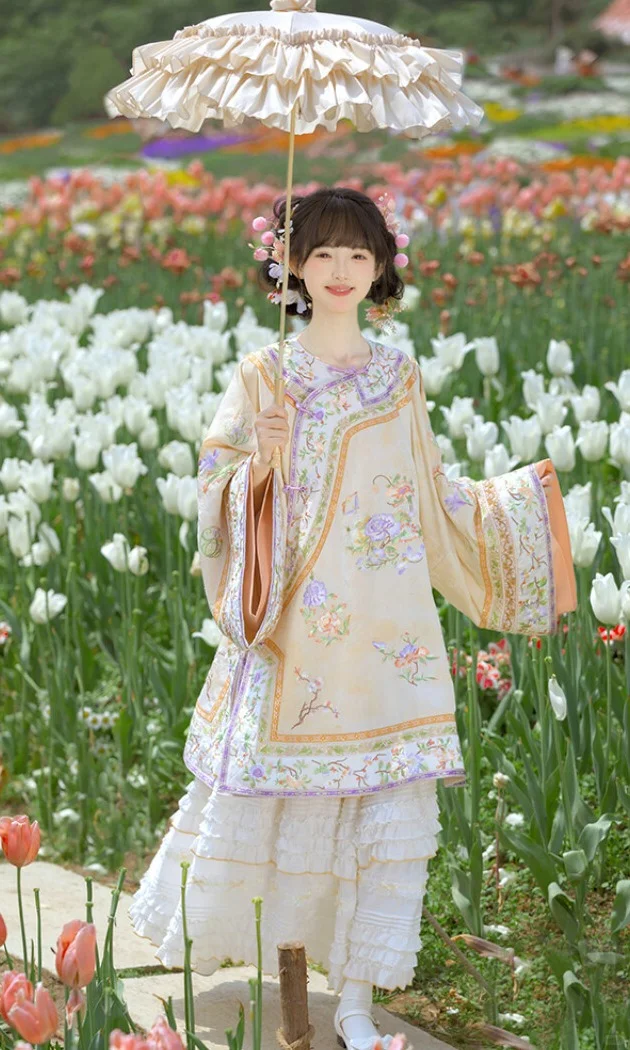 做了新的漂亮衣服丨清汉女汉洋折衷