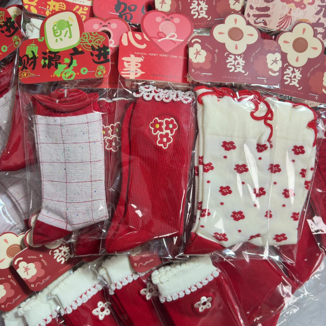 找到了过年红袜子好货源！🎉 好看到哭#批发