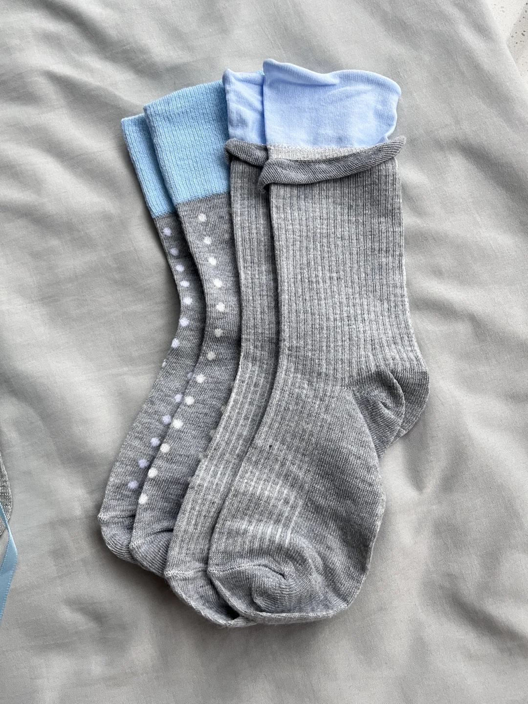 拍的好丑，但是真的很好穿的袜子！