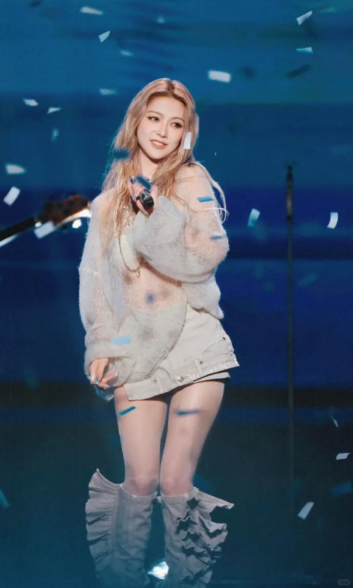 😍薛凯琪演唱会！辣妹造型杀疯了✨