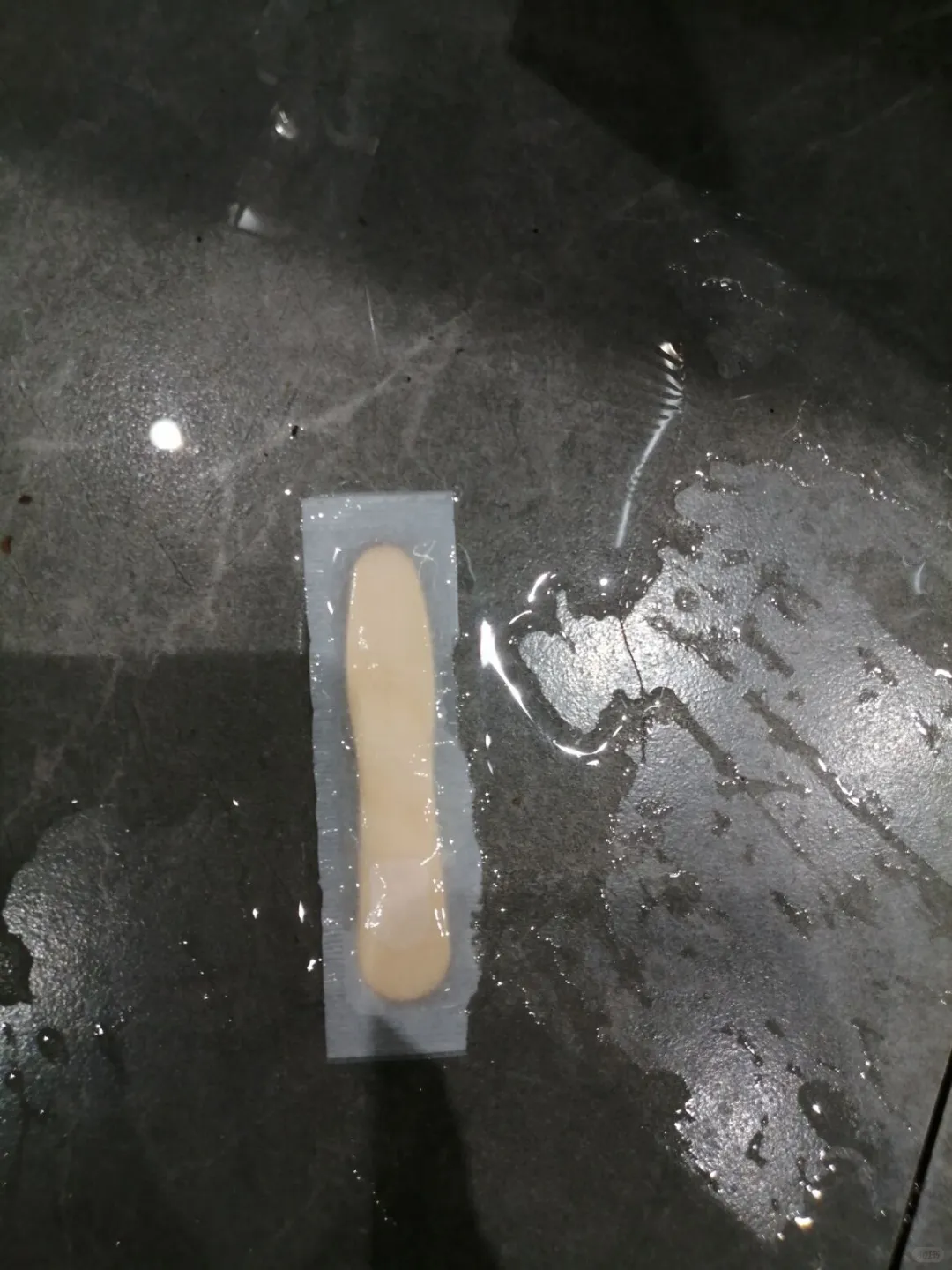 它私底下就是烟酒都来的啊。。。。