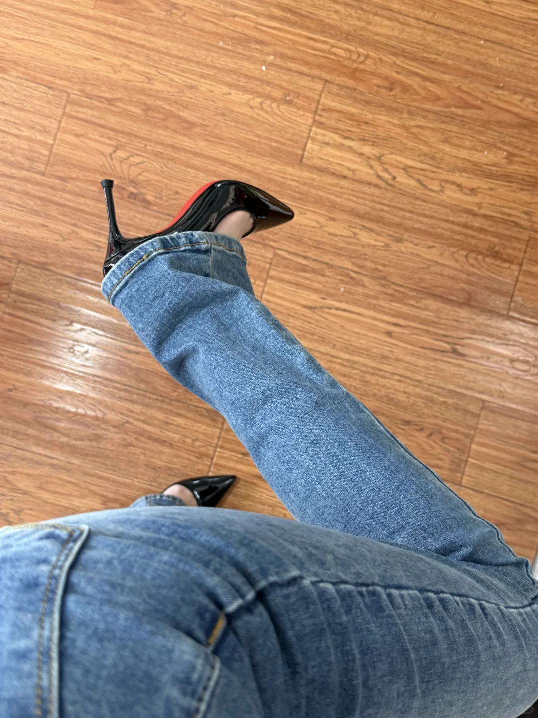 穿8cm高跟鞋出门的女人 干什么都会成功的