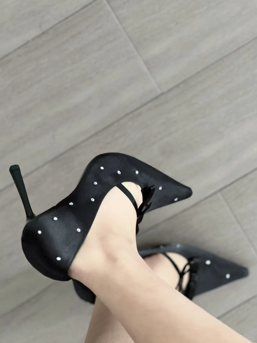 这个高跟鞋也太美了吧～～～从此当上气质女人