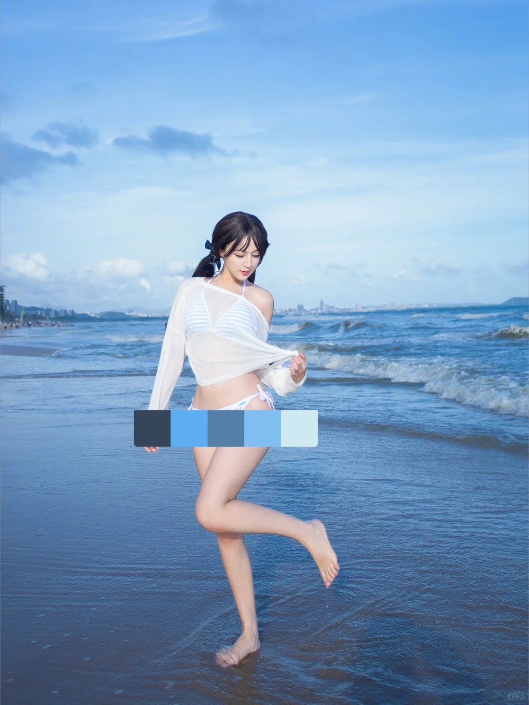 这片海滩和她都很适合拍照🏊‍♀️