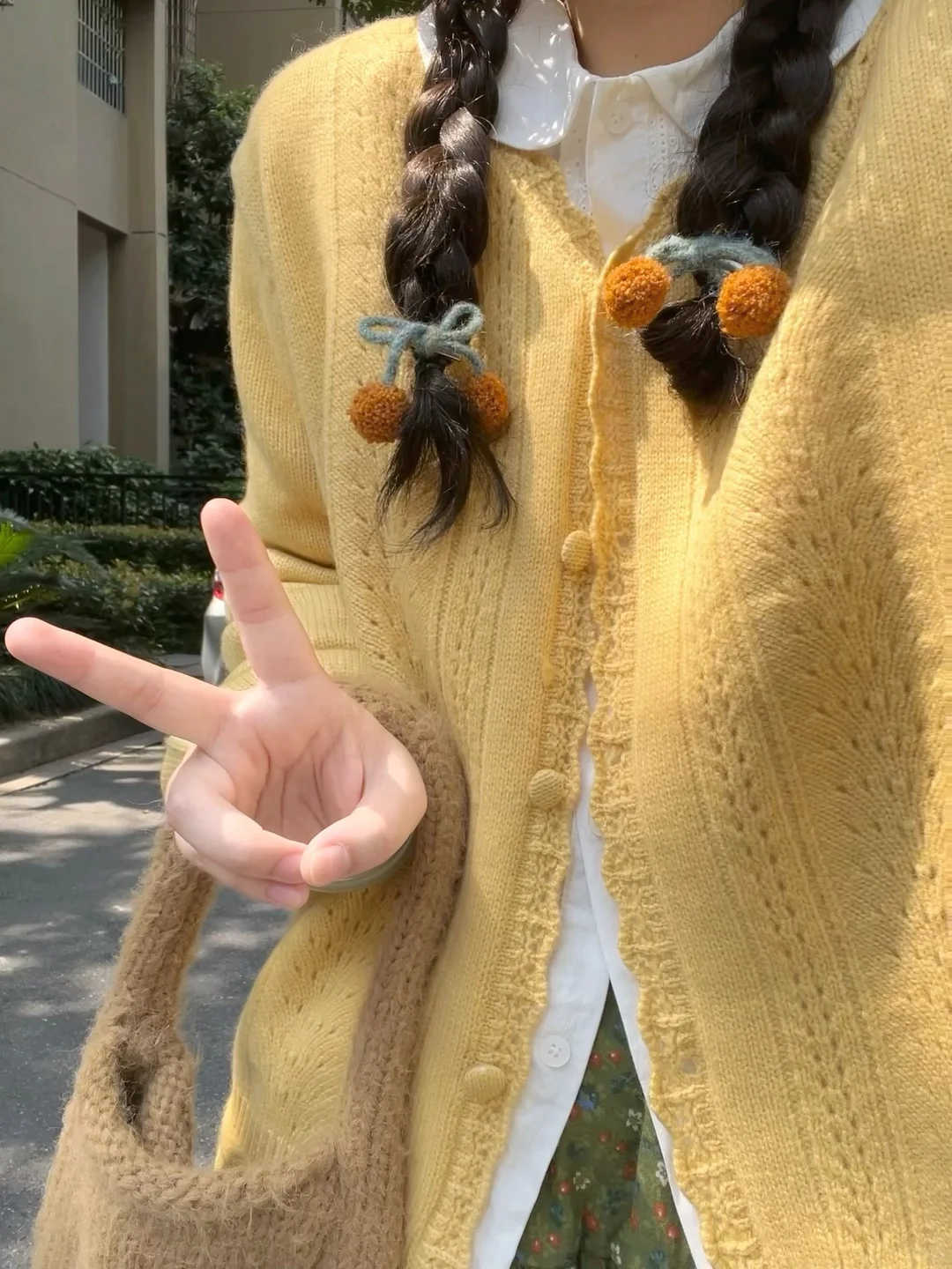 啊啊啊芥末绿森系碎花裙搭奶黄针织衫好秋天