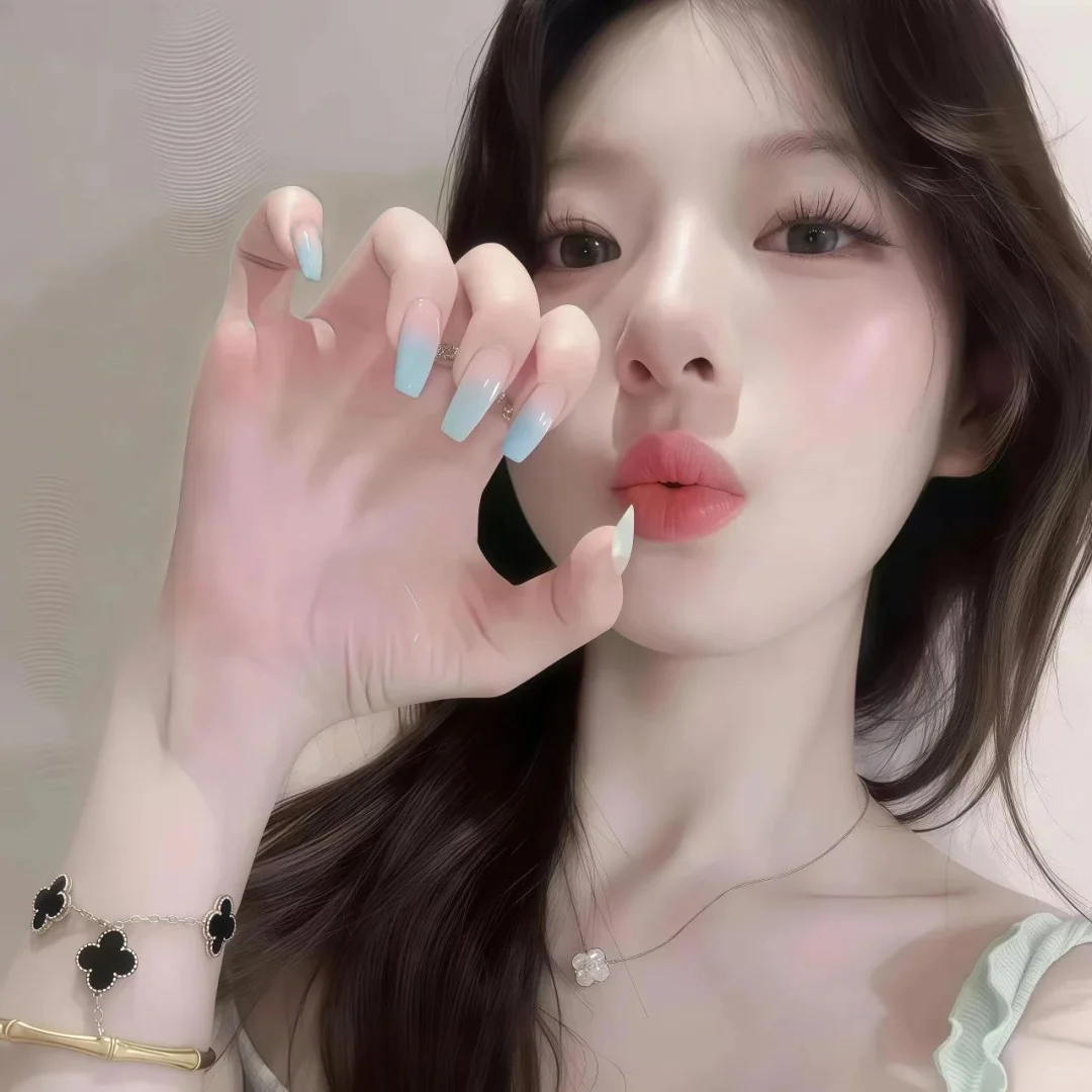 8.31 𝙒𝙚𝘾𝙝𝙖𝙩女生头像