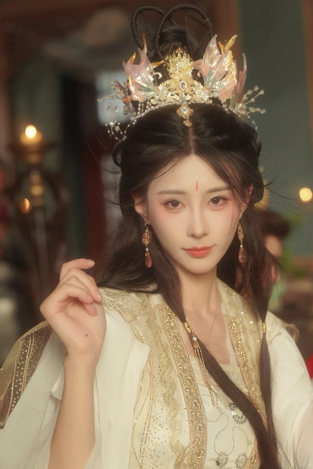 我在暴雨的横店拍仙侠