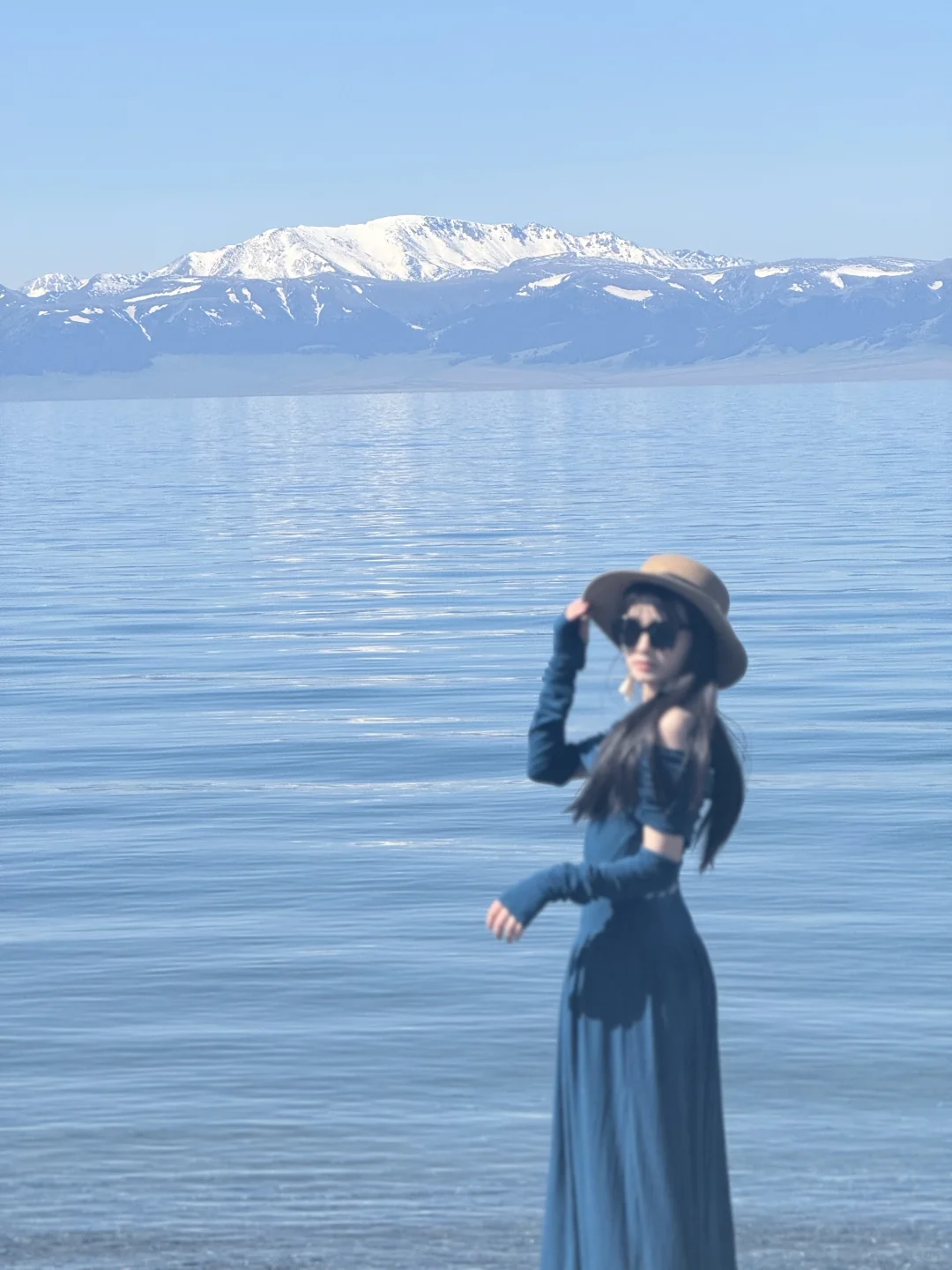 当孔雀蓝遇上赛里木湖蓝