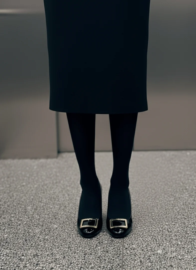 秋冬厚黑高跟通勤穿搭小红书市集