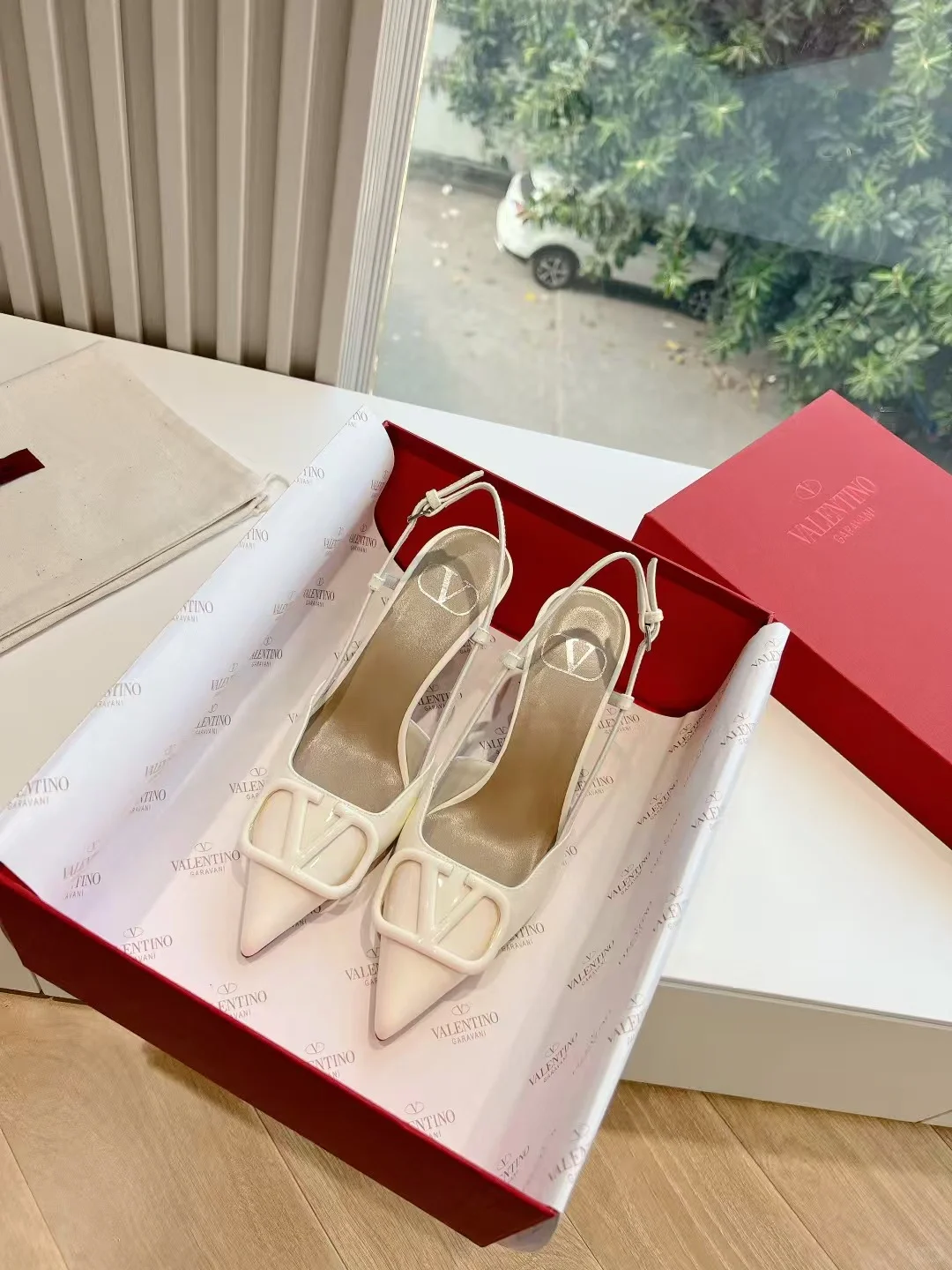 被问爆的“斩男又斩女”高跟鞋！