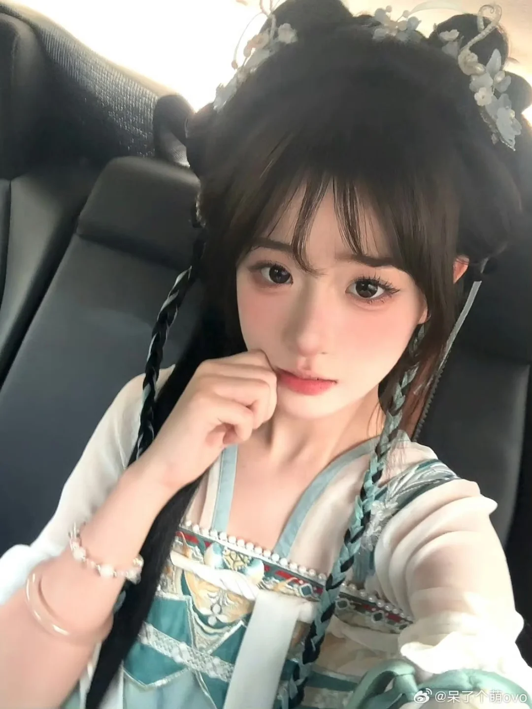 苏州汉服没有技巧，就是硬美