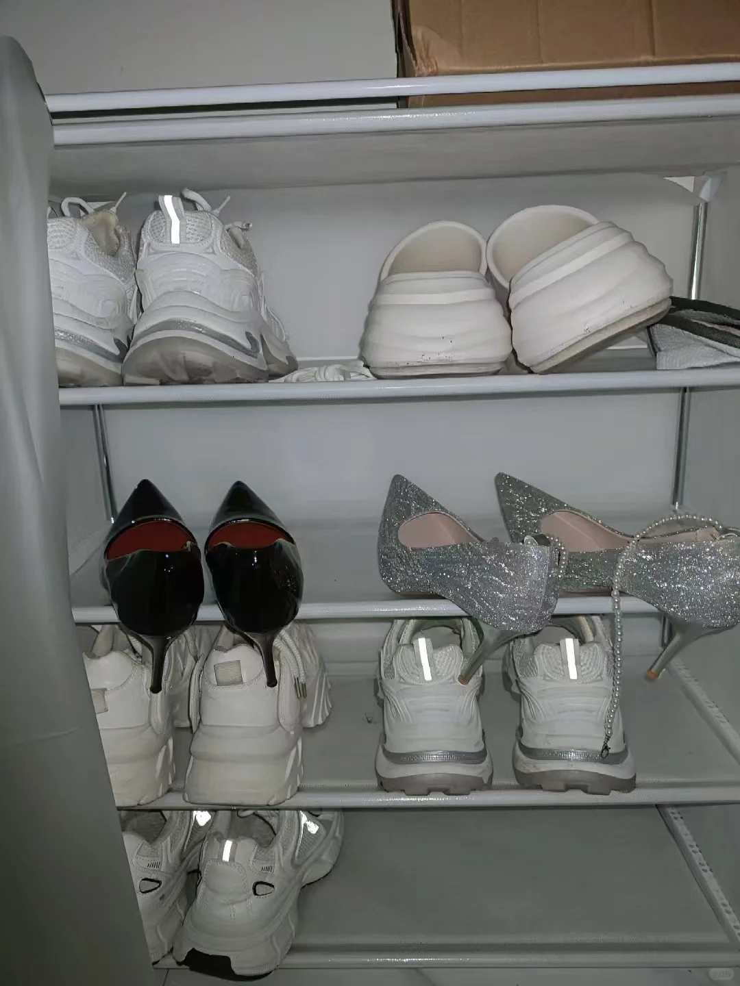 放门口的鞋怎么被动过？