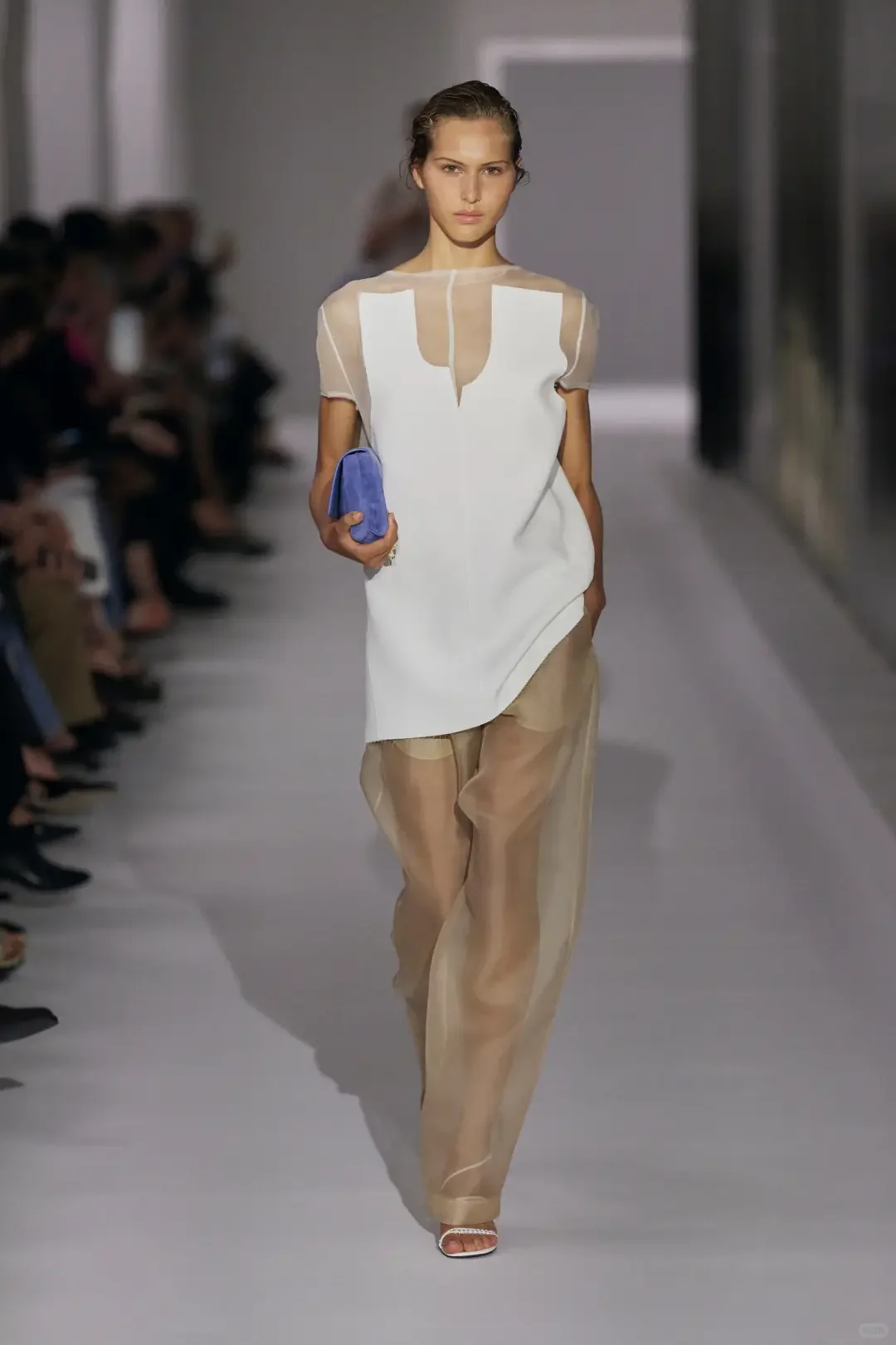 春夏必备！轻盈透视感穿搭推荐💫