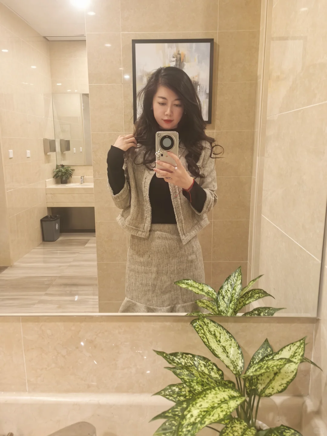 35岁银行打工人｜高跟鞋羞耻症