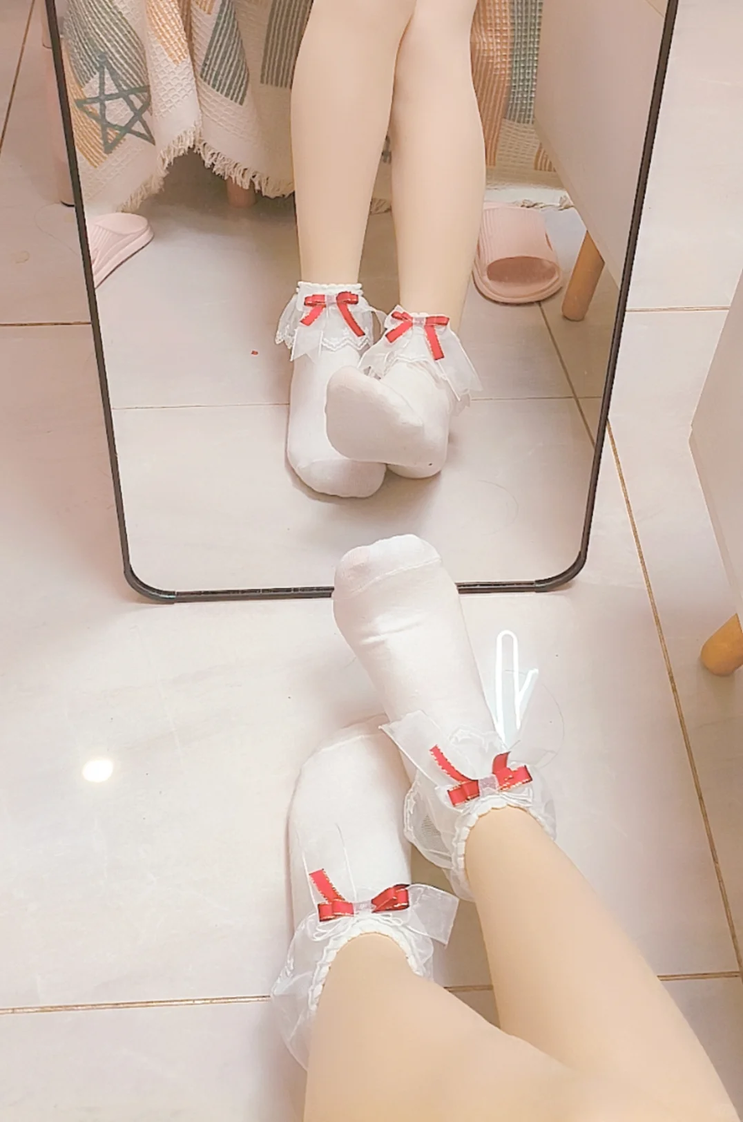 🧦 白色袜子的“单纯”魅力