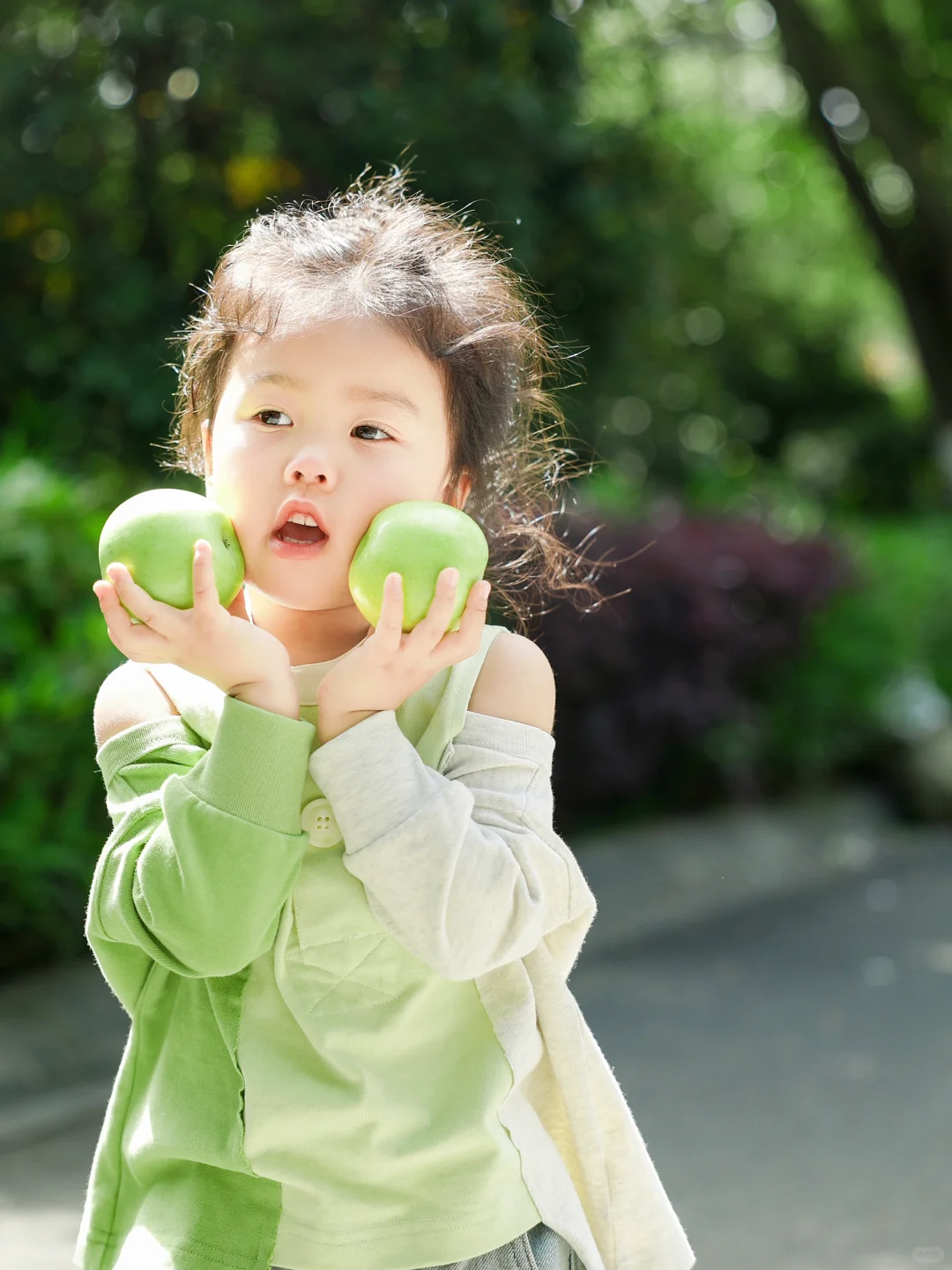 🍏 青苹果小可爱上线！这组照片甜到犯规～🍏