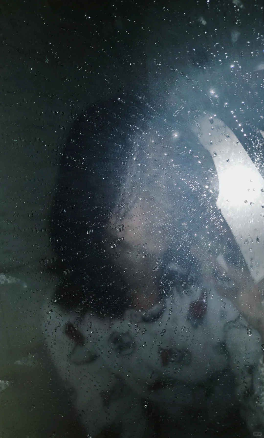 浴室氛围感不露脸照