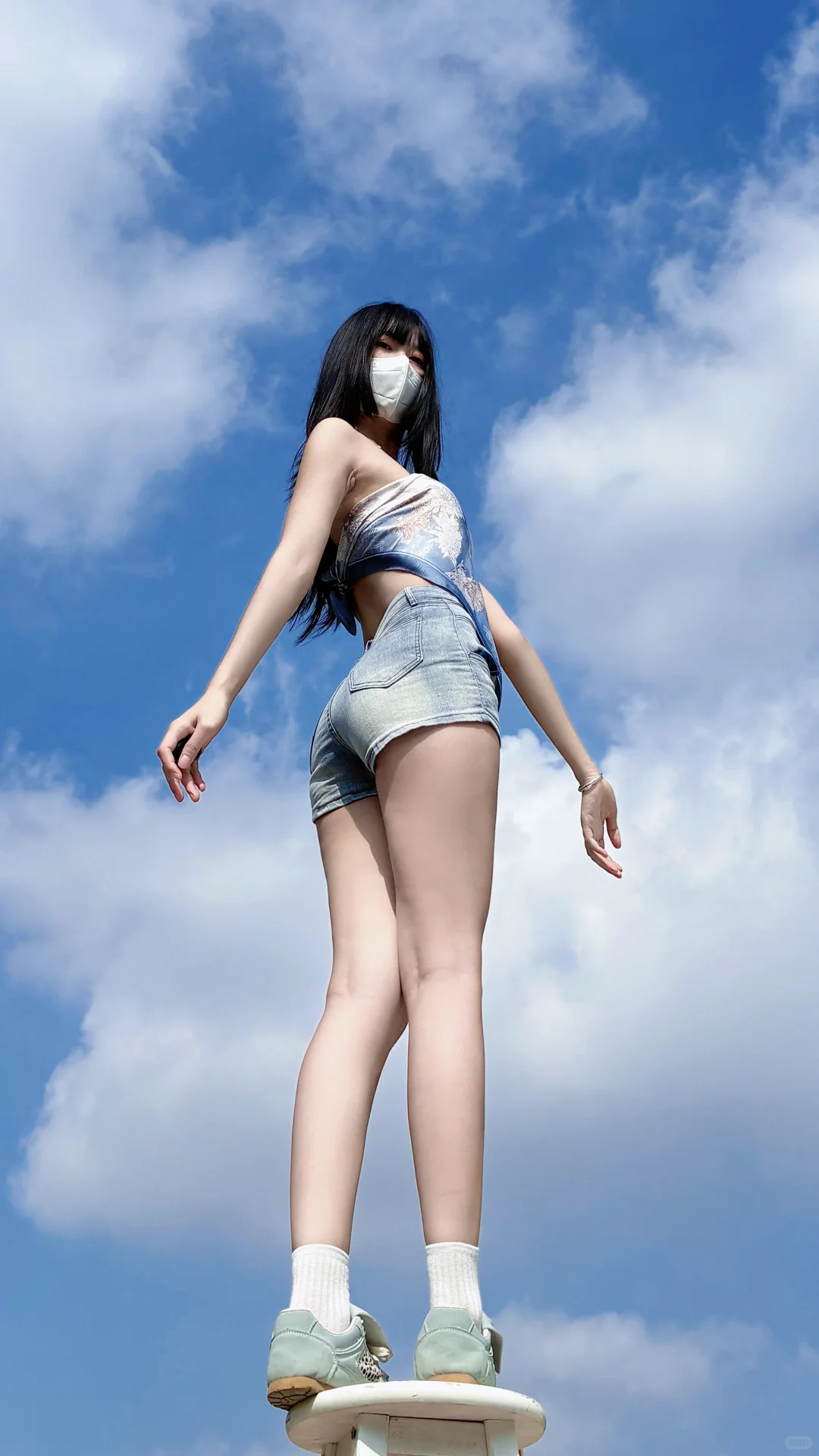 好喜欢蓝蓝的天和她～～☁️