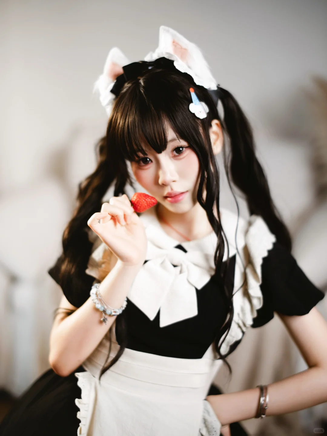 摄影佬第一次拍女仆好羞耻好尴尬～