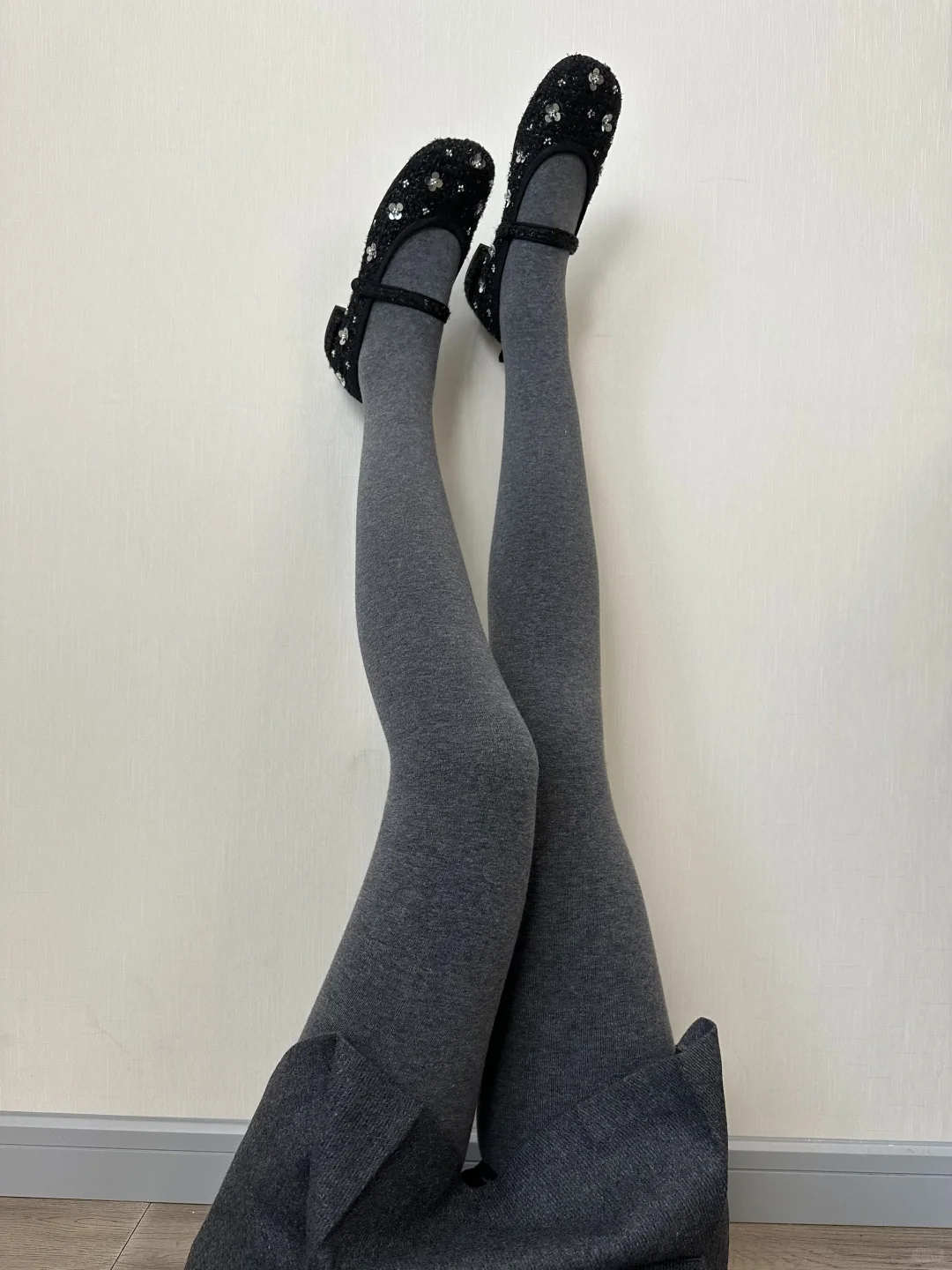 又是今年必冲的灰色连裤袜