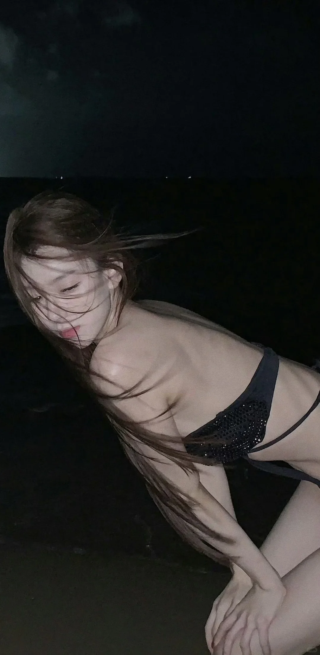 孙一宁泳装美翻全场 美的