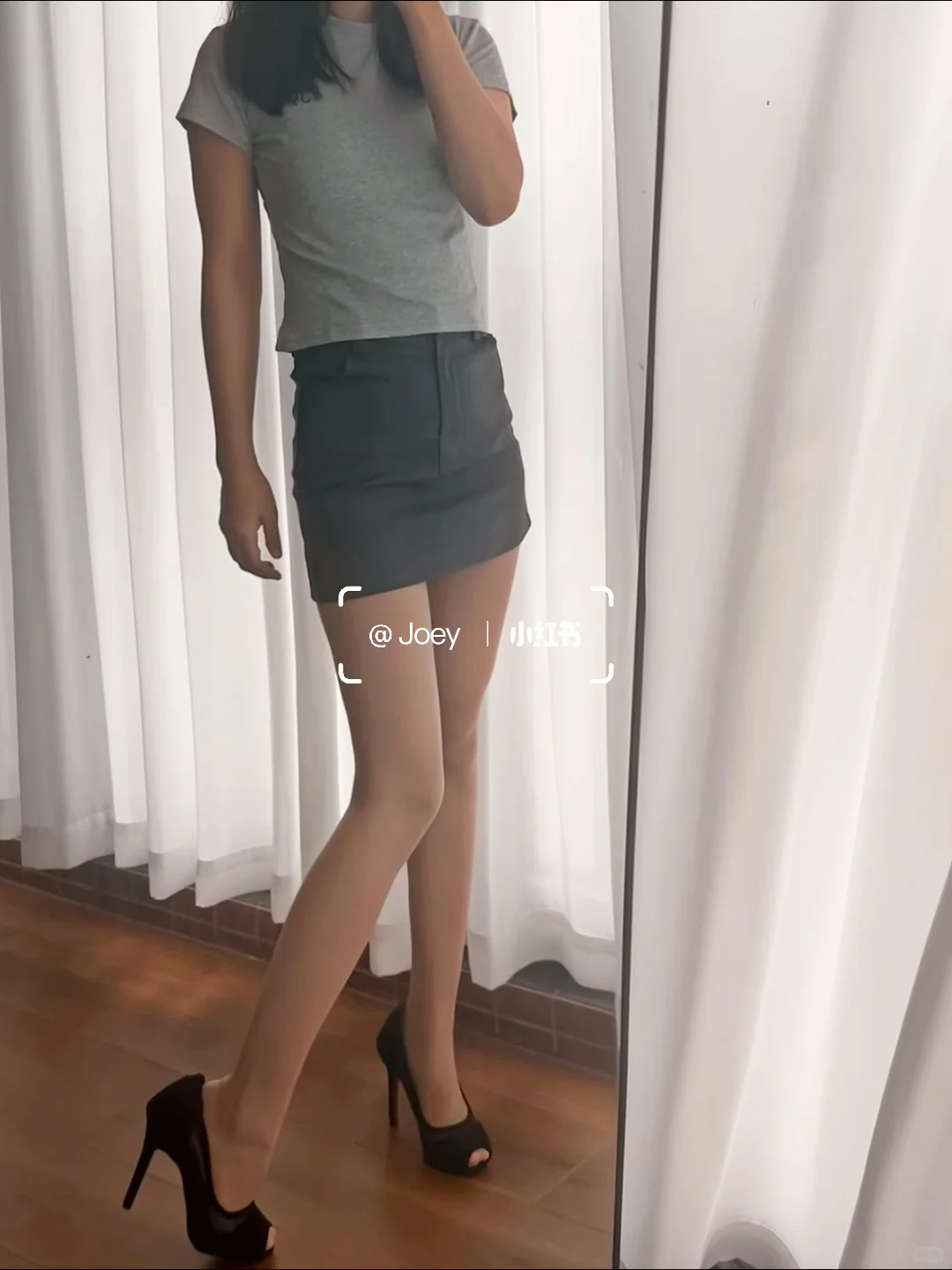 “偷穿妈妈的高跟鞋”🤭