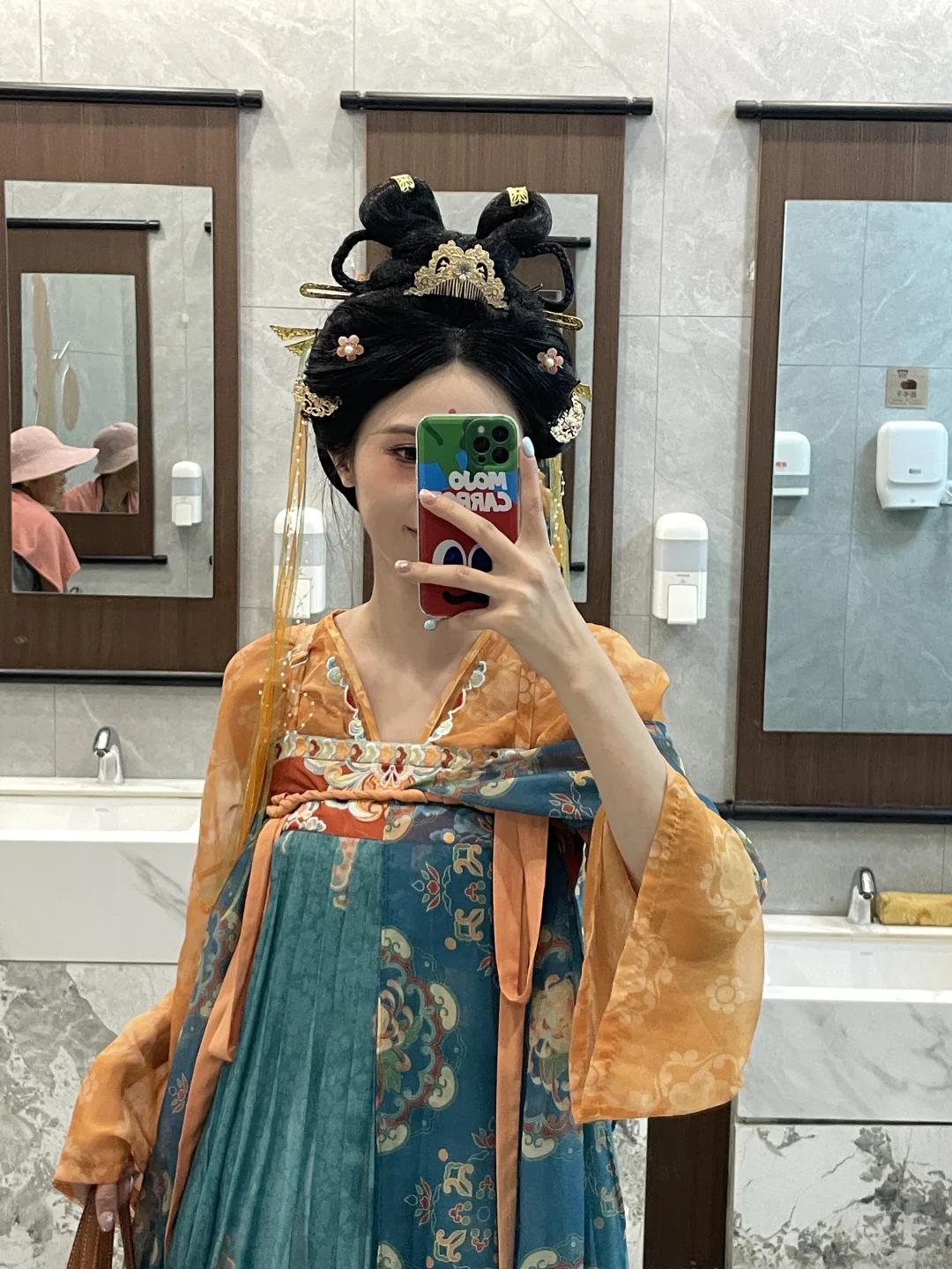 不愧是小唐风🥰洛阳妆造安全下车