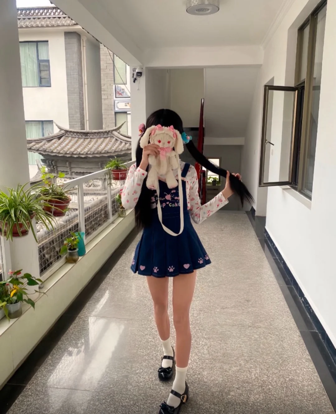 第一次在学校穿小裙子