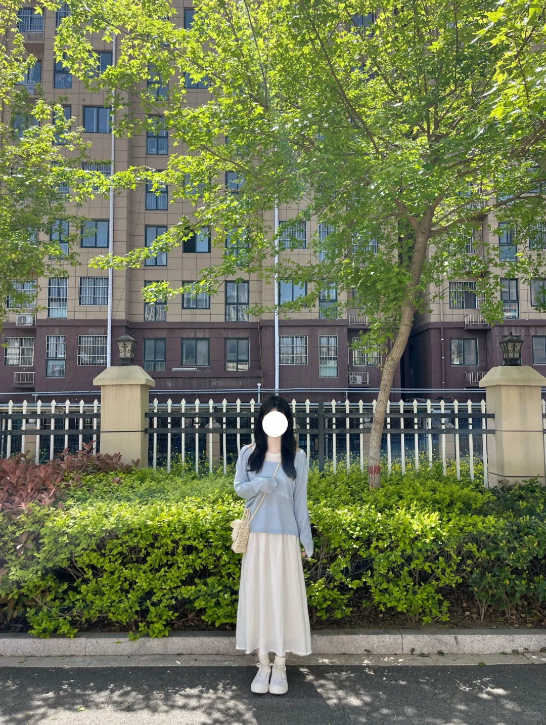 今天穿这套！！蓝色罩衫也太文艺小清新啦！！🐇