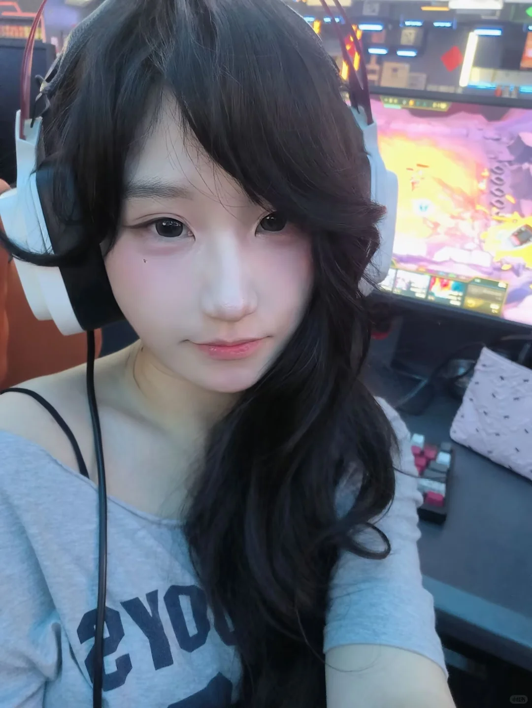 虽然广东很热 但为了美 还是要穿的哈哈哈