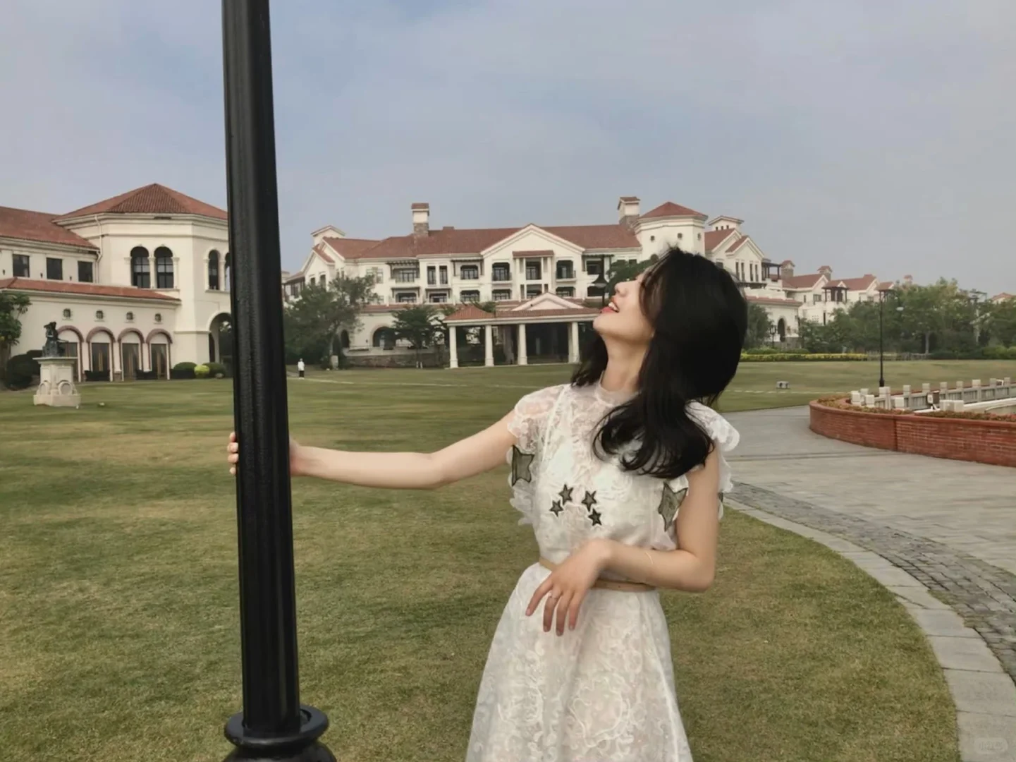 向涵之，一眼富家女气质。