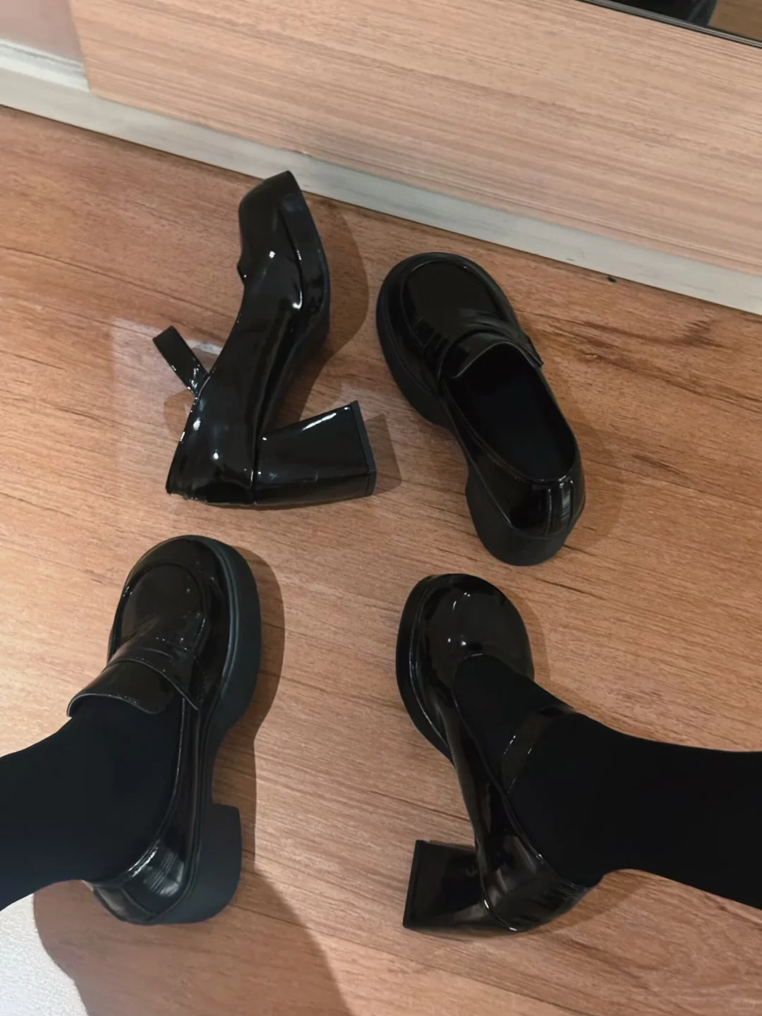 是高跟的性感，还是皮鞋的青春