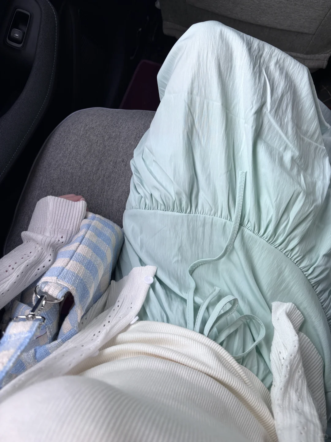 我知这世界，本如露水般短暂，然而，然而。