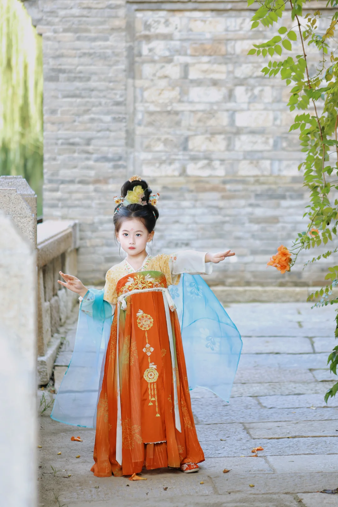 四岁女儿穿汉服给我一种倾国倾城的错觉❗️