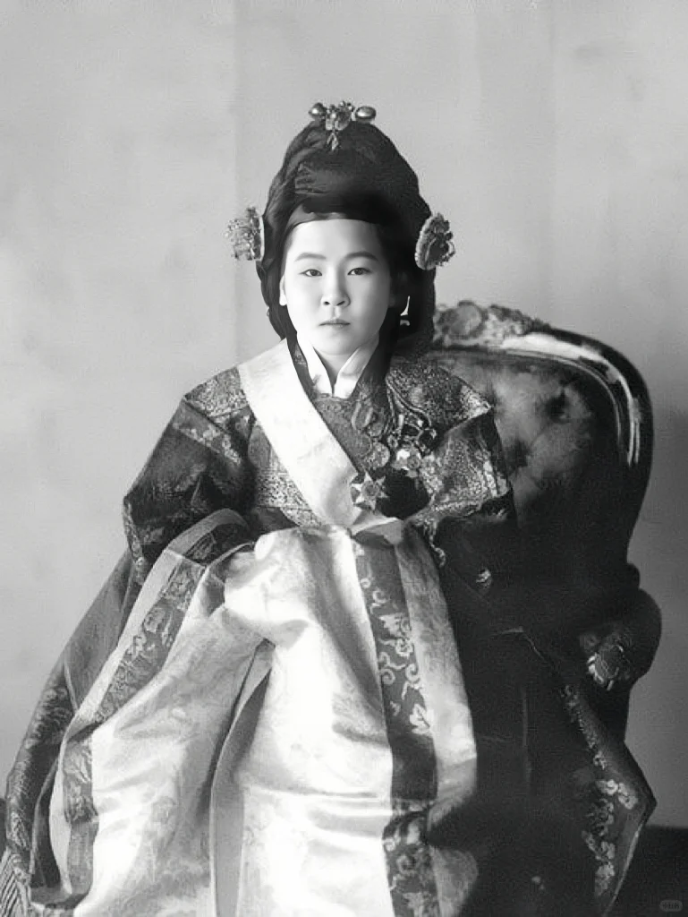 突然发现00年代后古装韩剧玉板插戴的错误