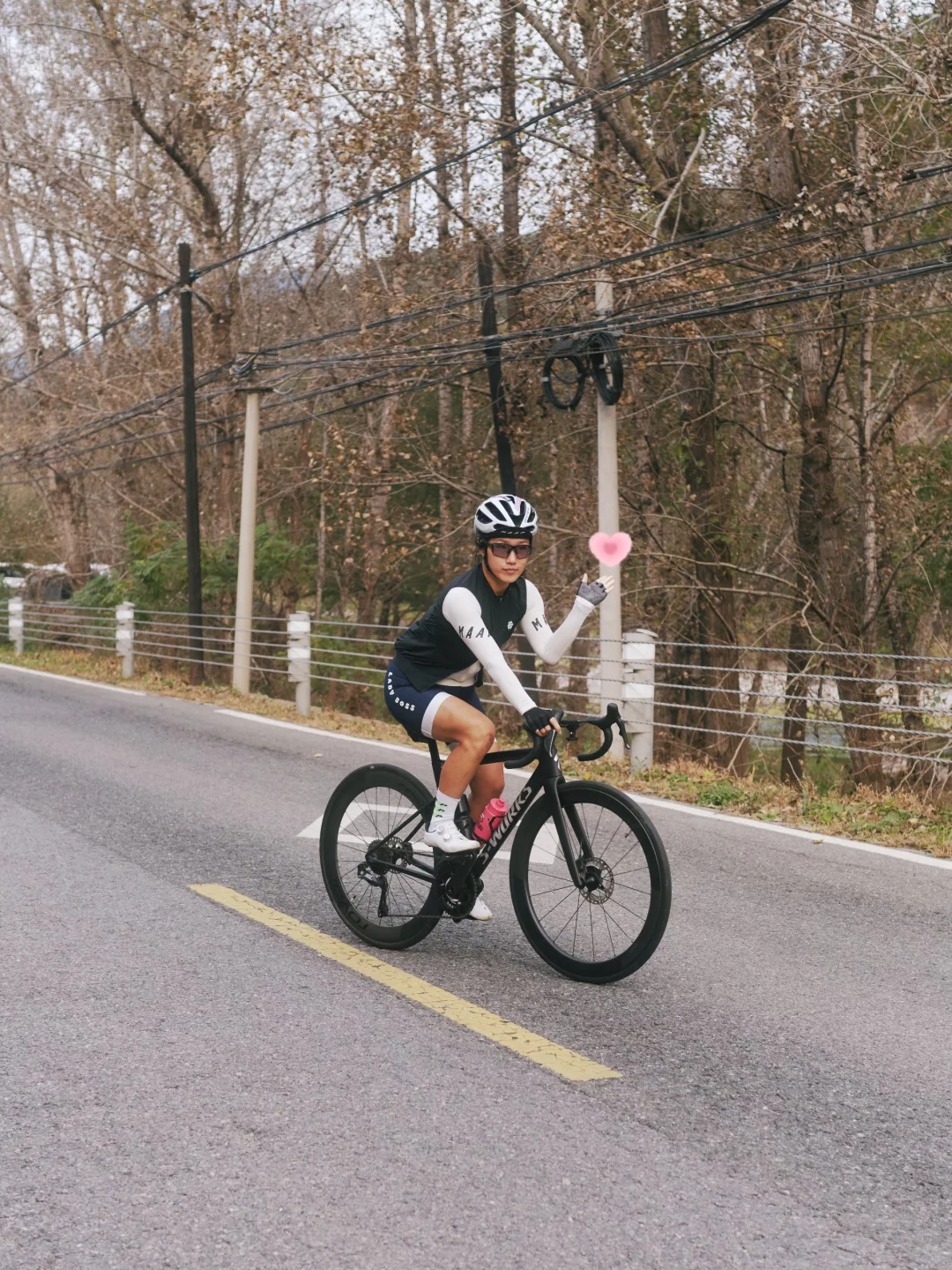 震惊…这个女人竟然对照相师傅