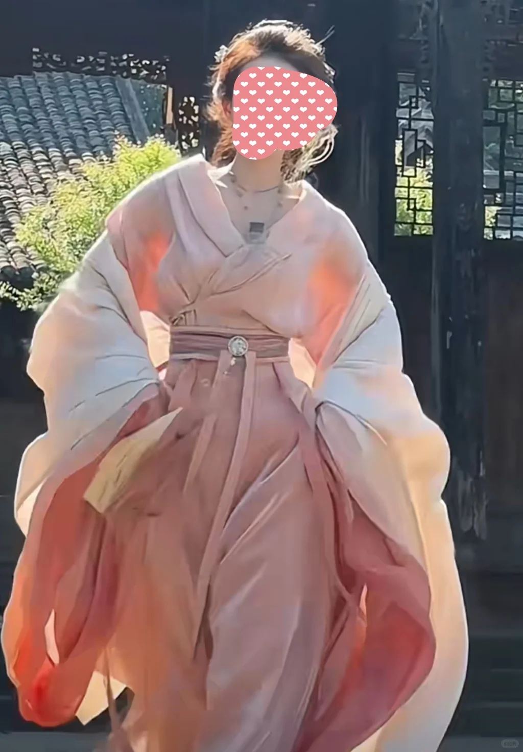 有被一眼惊艳到，真的好像电视剧的女主角