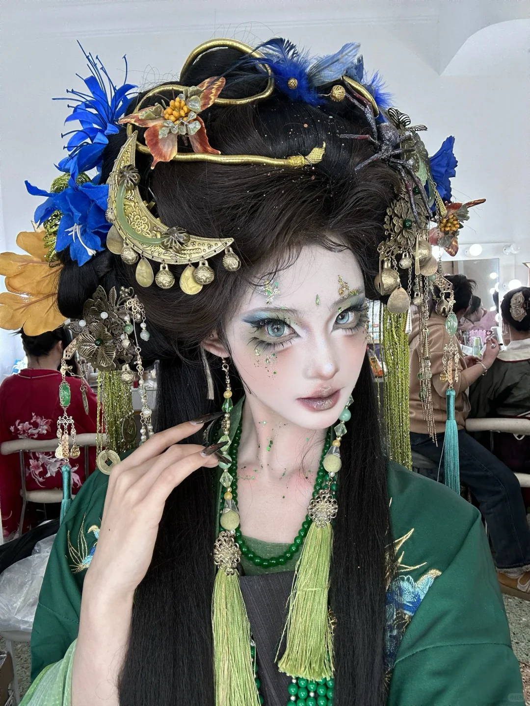 打卡青蛇妆造！美爆了！谁懂