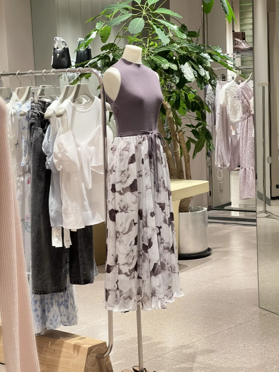 SNIDEL什么样，女人味就是什么样咯！😍