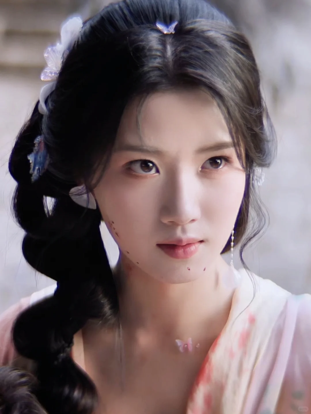 其实这剧梳化就是很适合她啊……