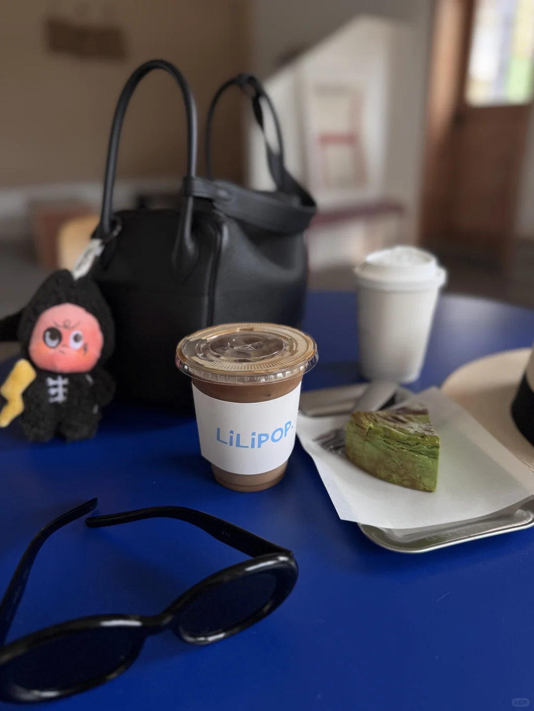 不要垂头丧气的哟 显矮！！