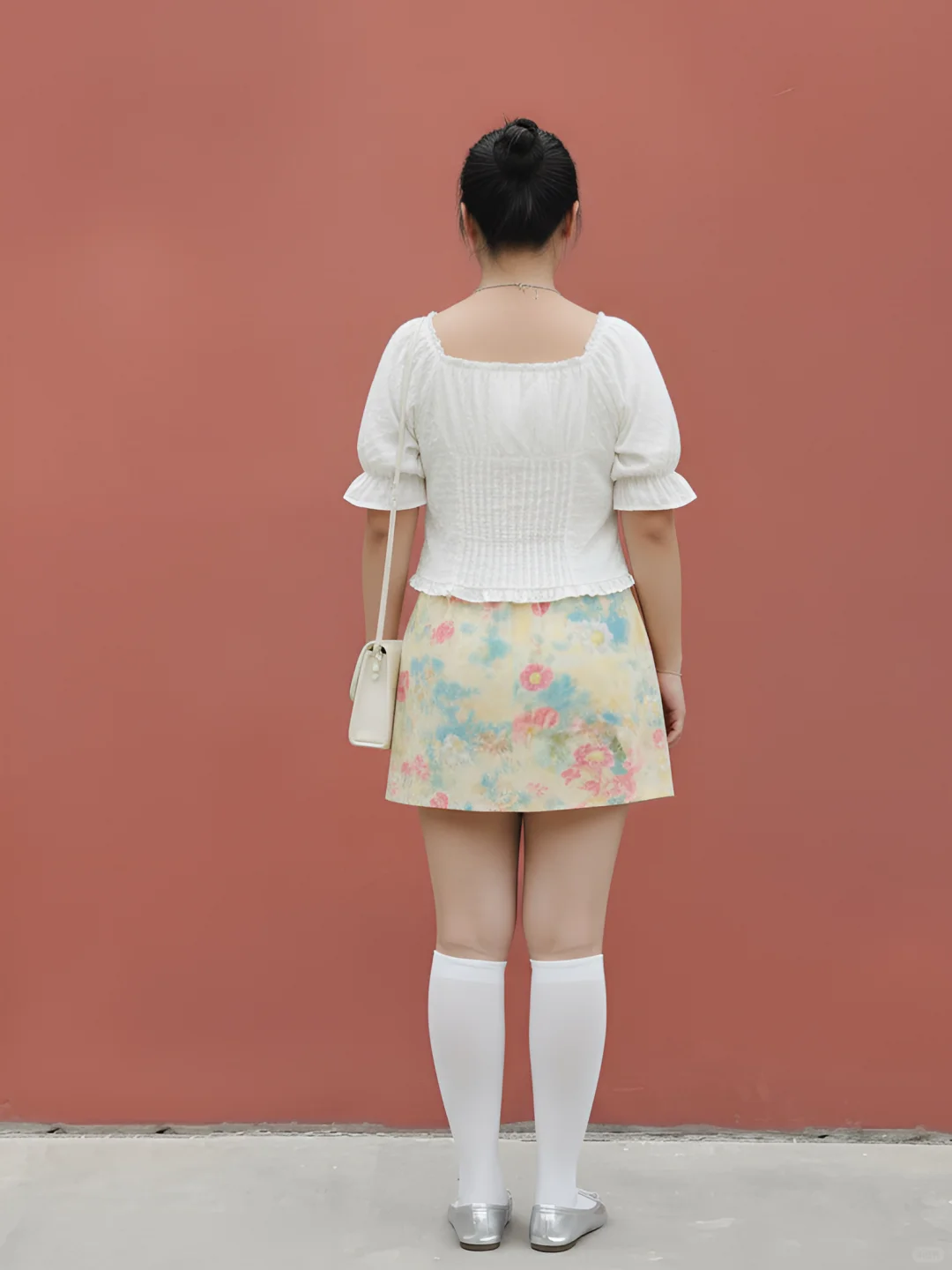 这白袜子有点瘆得慌