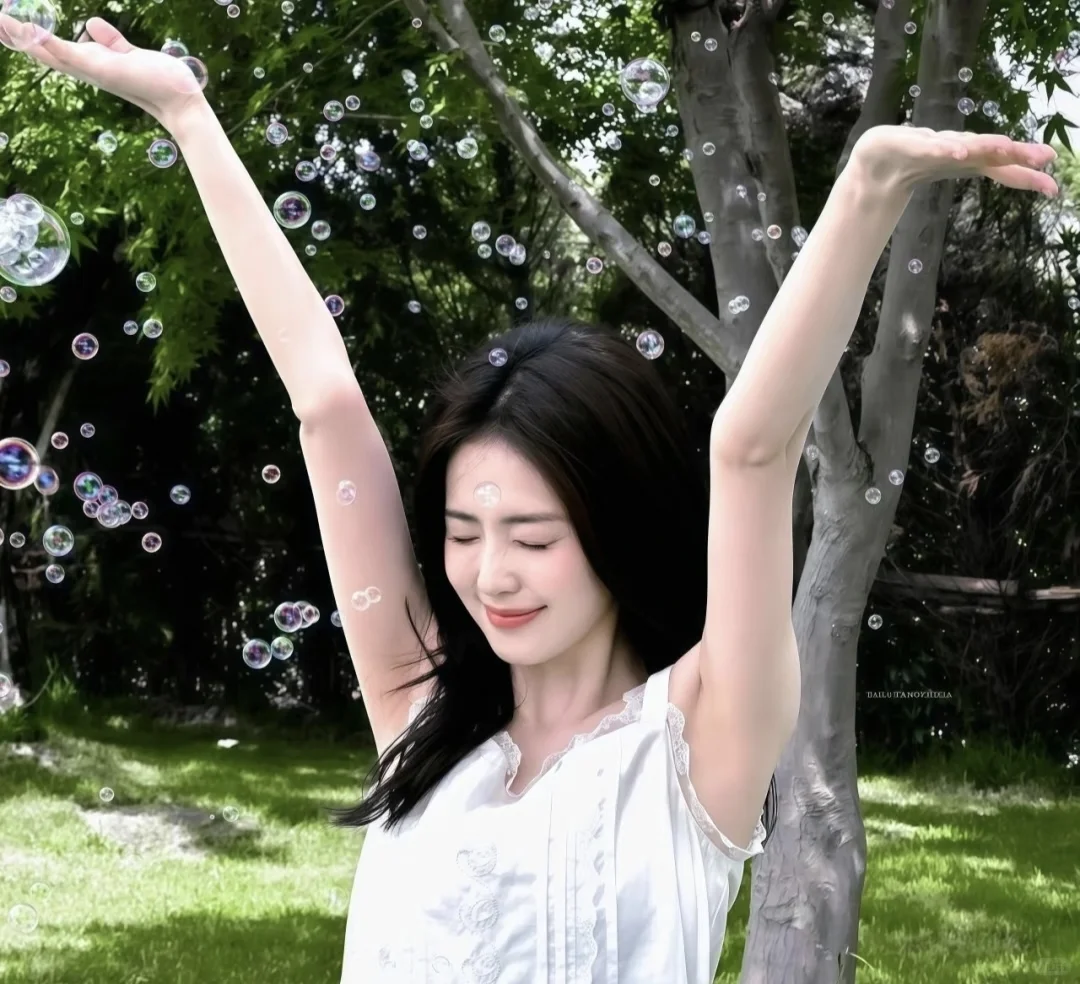 漂亮的白鹿头像！