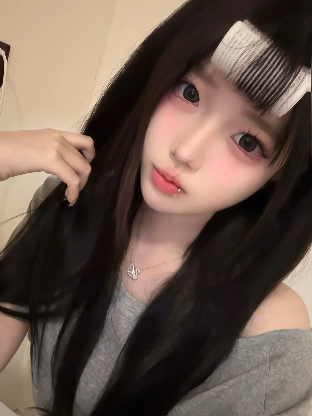 咦 你身上怎么有股...萌萌的味！