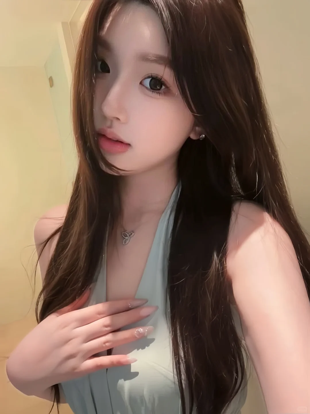 美得很哇塞的女生～～～