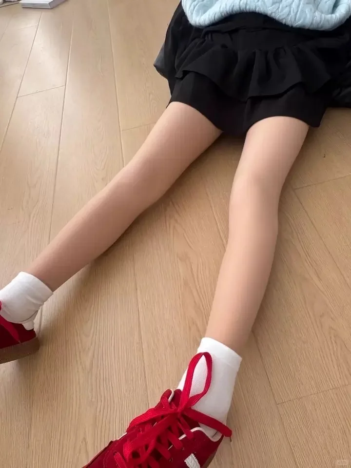 不是吧 这么自然的袜子