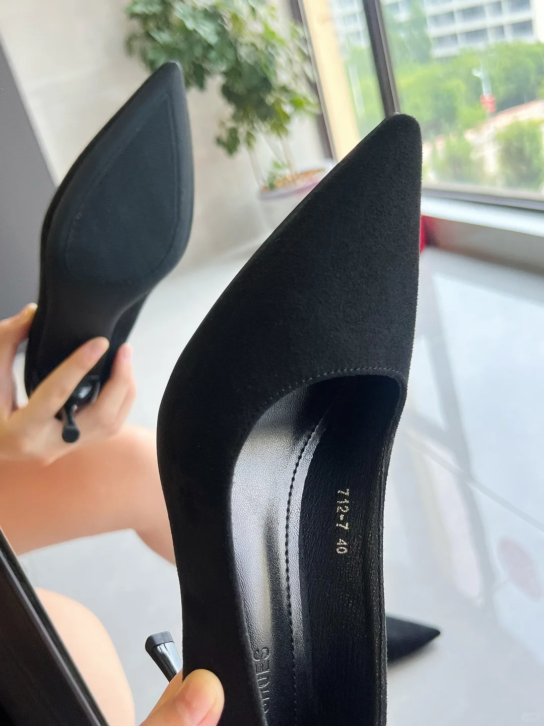 谁懂！！这双7厘米黑色丝绒高跟鞋👠