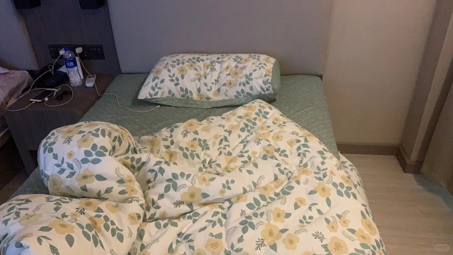 女孩子不秀身材秀什么，绣花嘛