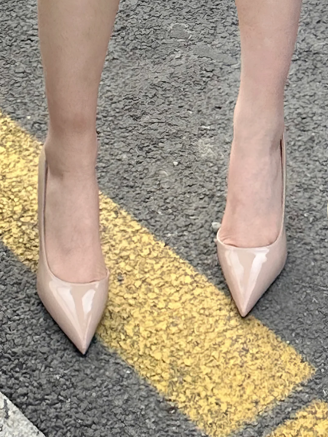 红底侧边高跟鞋👠你是懂女人的～